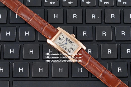 GS卡地亚热门大作——优雅的美式坦克WSTA0016腕表曼妙登场！苗条多姿的外形，简约秀丽的设计，是现代女性的不二之选 商品图3