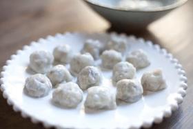 注意！它一不小心就能滑进你的嘴里！ 