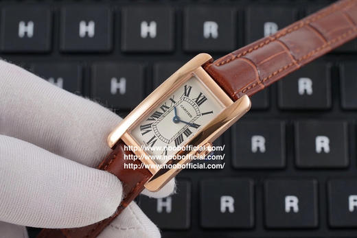 GS卡地亚热门大作——优雅的美式坦克WSTA0016腕表曼妙登场！苗条多姿的外形，简约秀丽的设计，是现代女性的不二之选 商品图0