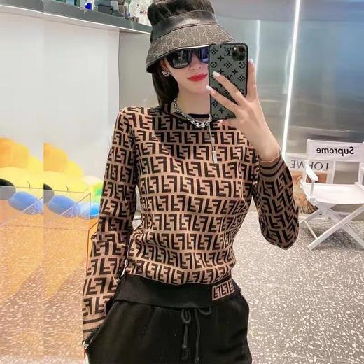 点此购买 芬迪男女老花圆领毛衣针织衫 青167488