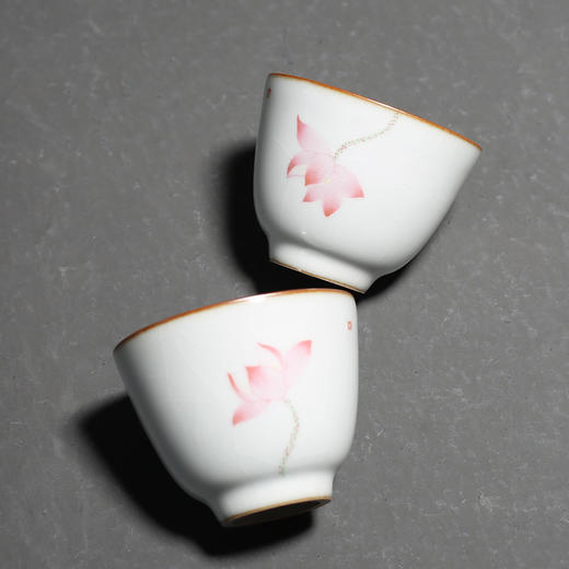 茶杯-陶瓷品茗杯-陶瓷手绘莲花主人杯 商品图0