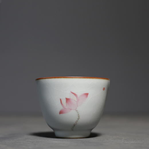茶杯-陶瓷品茗杯-陶瓷手绘莲花主人杯 商品图3