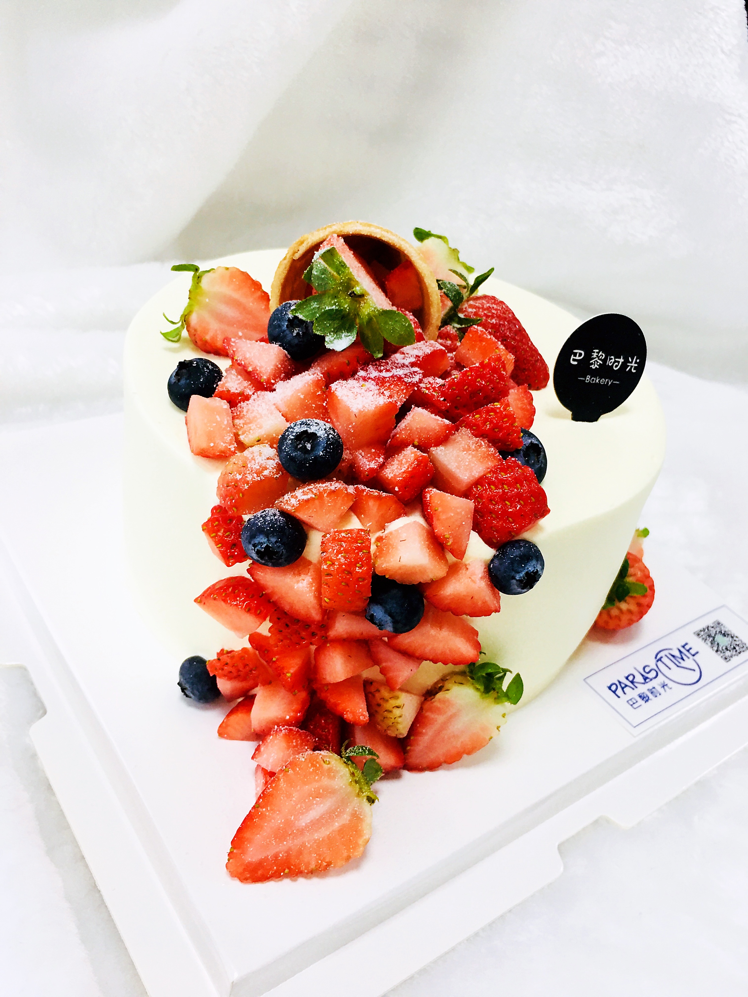 草莓甜筒海盐奶油夹心草莓