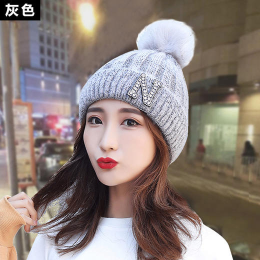 【韩版时尚百搭】冬季毛线帽子女ins钻石加厚护耳骑车防风保暖针织帽 商品图6