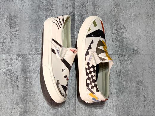 Vans Slip-On x Moma 联名款 世界名画瓦西里·康定斯基画作(橘) 此次联名鞋款以世界名画瓦西里·康定斯基画作(橘)作为原型创作 简直艺术品！ 商品图0