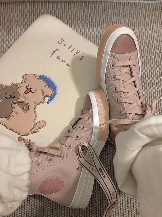 欧阳娜娜同款，仙系少女胭脂粉🔥 鞋头挡泥板、包头盖、后跟标、内腰logo皆换成水晶果冻元素！整体表现干干净净又高级！！ 商品图2