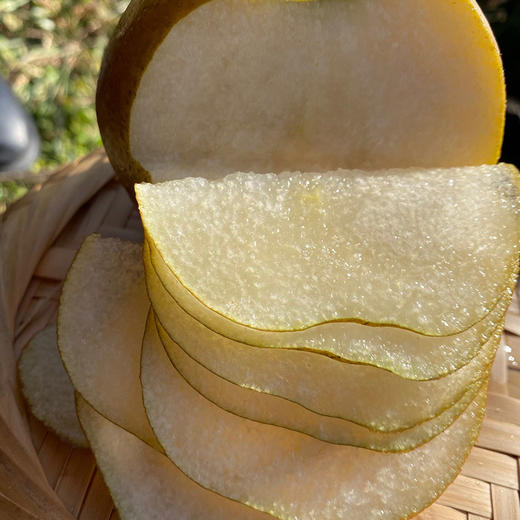 【云南玉雪蜜香红梨】又叫木梨 深山现摘现发 酸甜可口 清爽多汁 外皮黄中带红 颜色亮丽 4种规格任选 商品图3