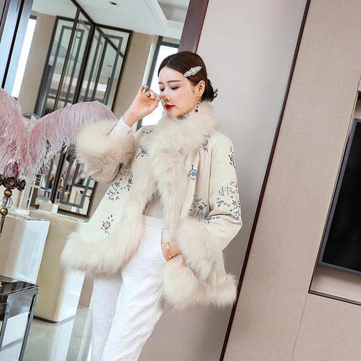 OG-99646高级刺绣毛领中国风加厚棉服 商品图4