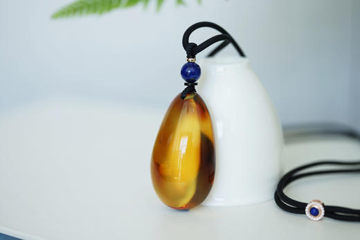 墨西哥红蓝珀水滴吊坠   特价 商品图1