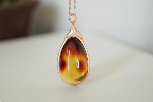 墨西哥红蓝珀18K玫瑰金镶钻水滴吊坠  特价 商品图0