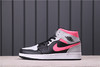 乔丹1代中帮系列Air Jordan 1Air Jordan 1 Mid 已经是深受无数潮人喜爱的优质搭配鞋款，随着换季，估计不少优质配色又会成为大家入手的选择。 商品缩略图2