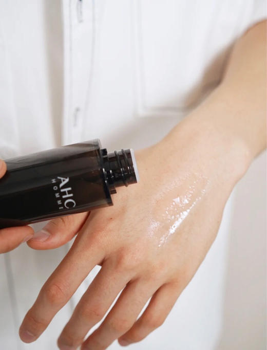 【控油保湿 细致亮白】特价效期到26年2/3月！AHC男士三件套 洁面+水+乳 针对男性肌肤定制 清爽不油腻 商品图1