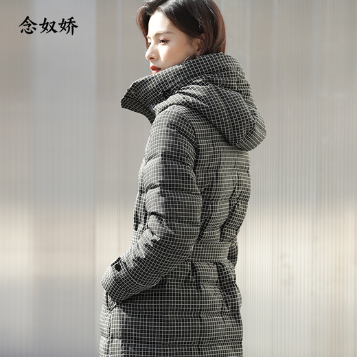 念奴娇 黑色小格纹 文艺显瘦长款连帽羽绒服 - 念奴娇服饰集团商城