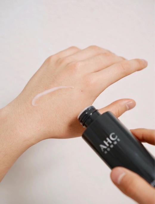 【控油保湿 细致亮白】特价效期到26年2/3月！AHC男士三件套 洁面+水+乳 针对男性肌肤定制 清爽不油腻 商品图3