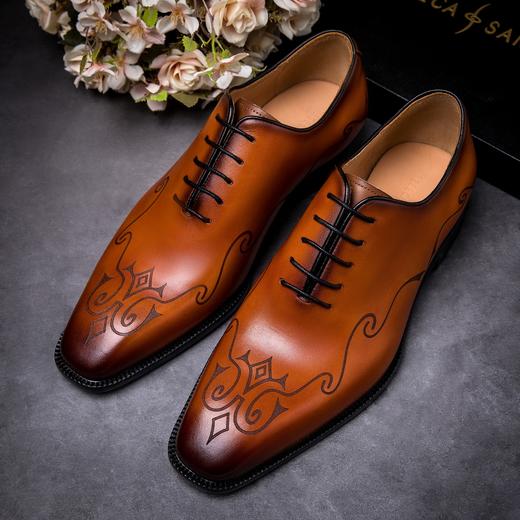 进口牛皮布洛克花纹牛津鞋dgm0204eqd