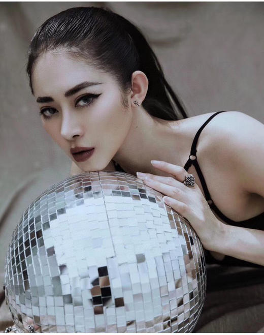 克罗心经典款十字架耳钉 商品图1