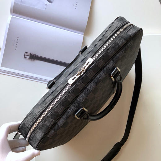 秋冬特价💰1100 原单LV👓👓VOYAGE 小号公文包❤️N41478 粗犷的Damier Graphite格纹帆布赋予 商品图3