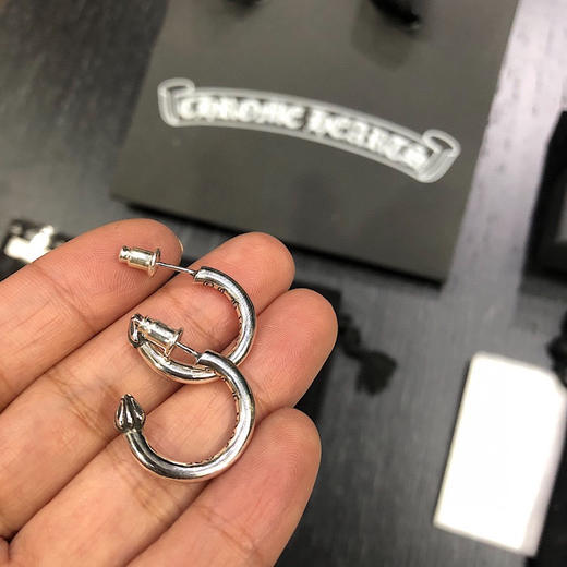 克罗心半圈十字花耳圈 商品图6