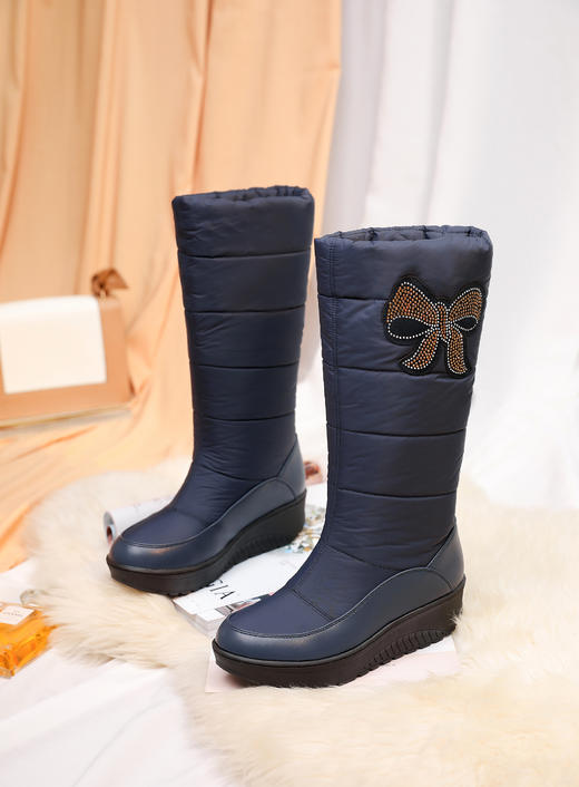 上海旗袍厂MJM-101B    冬季新款纯色厚底太空棉羽绒雪地靴松糕底个性时尚水钻蝴蝶女棉靴 商品图3