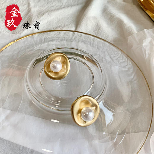 S925银针复古珍珠超大耳饰 商品图1