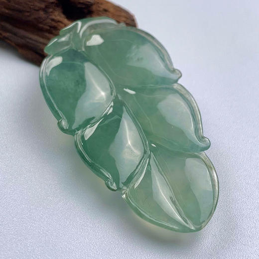 派瑞翡翠 翡翠挂件 糯种 淡绿色 商品图1