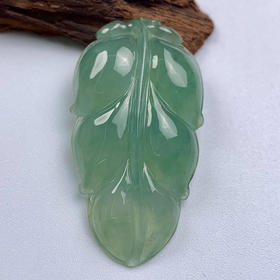 派瑞翡翠 翡翠挂件 糯种 淡绿色