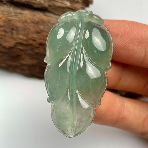 派瑞翡翠 翡翠挂件 糯种 淡绿色 商品图2