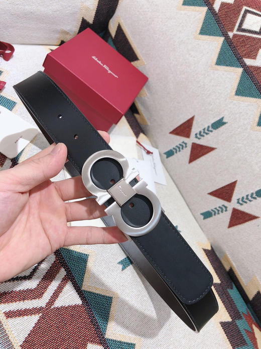 SF菲拉格慕-银色窄扣-平纹牛皮 商品图2