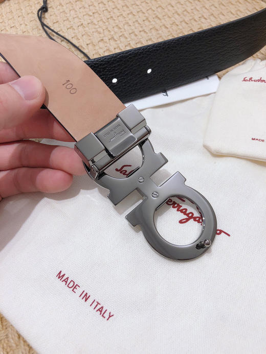 SF菲拉格慕-枪色扣-荔枝纹+树膏皮 商品图4