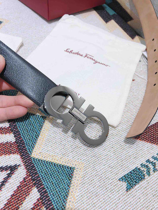 SF菲拉格慕-枪色拼色扣-手掌纹+树脂皮 商品图3