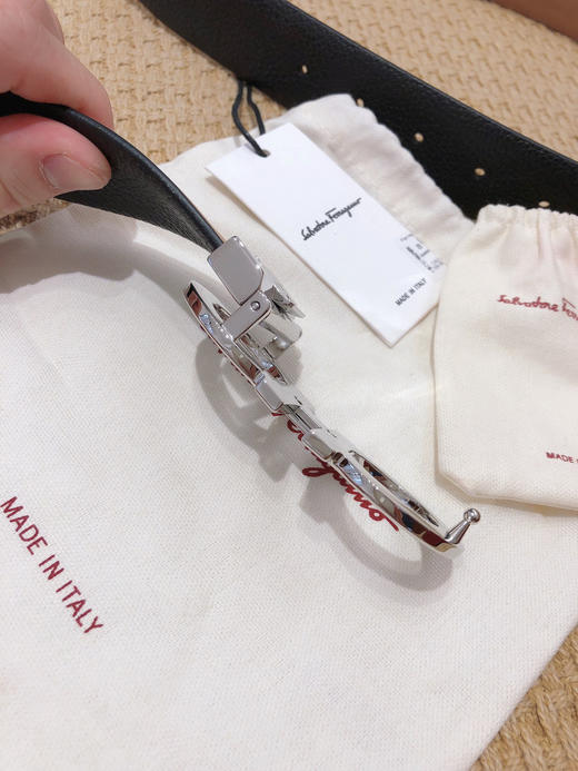 SF菲拉格慕-银色扣-荔枝纹+树膏皮 商品图6