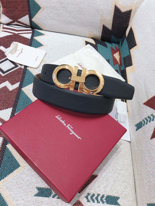 SF菲拉格慕-金色扣-荔枝纹牛皮 商品图2