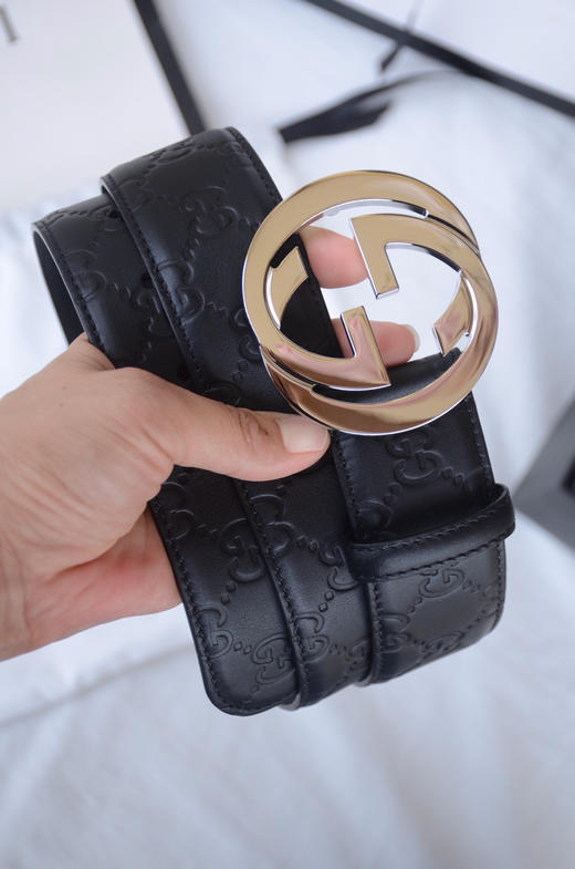 GG压花银扣单面男士腰带 商品图1