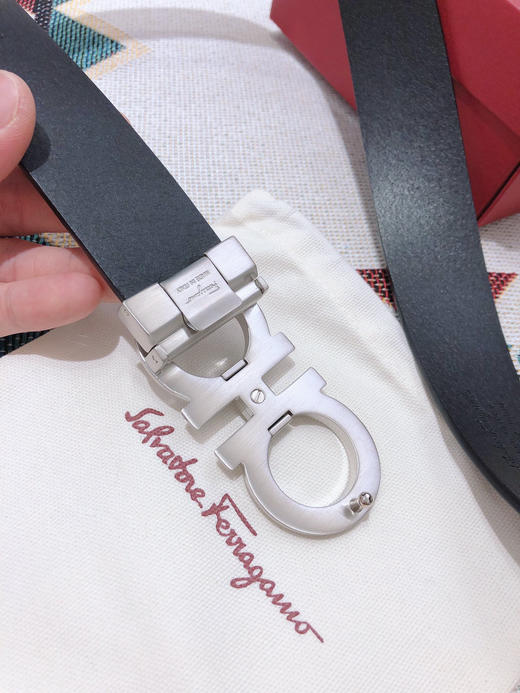 SF菲拉格慕-银色扣-两侧压纹 商品图4