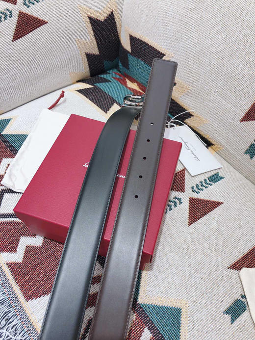 SF菲拉格慕-银色窄扣-平纹牛皮 商品图7