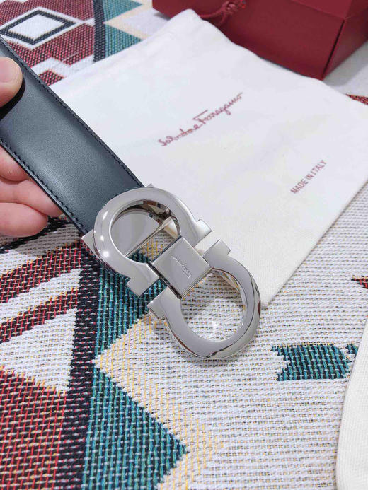 SF菲拉格慕-银色窄扣-平纹牛皮 商品图0
