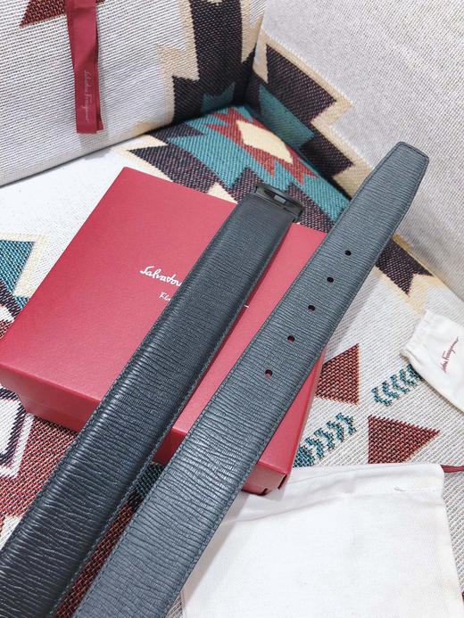 SF菲拉格慕-磨砂黑扣-水波纹 商品图5