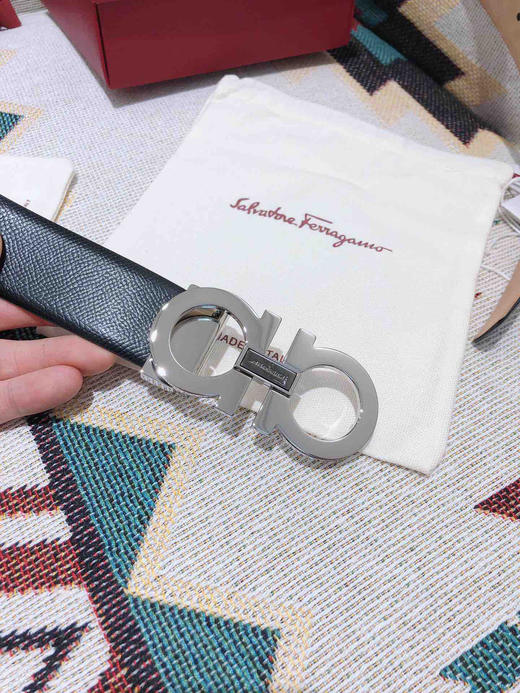 SF菲拉格慕-银色拼色扣-手掌纹+树脂皮 商品图1