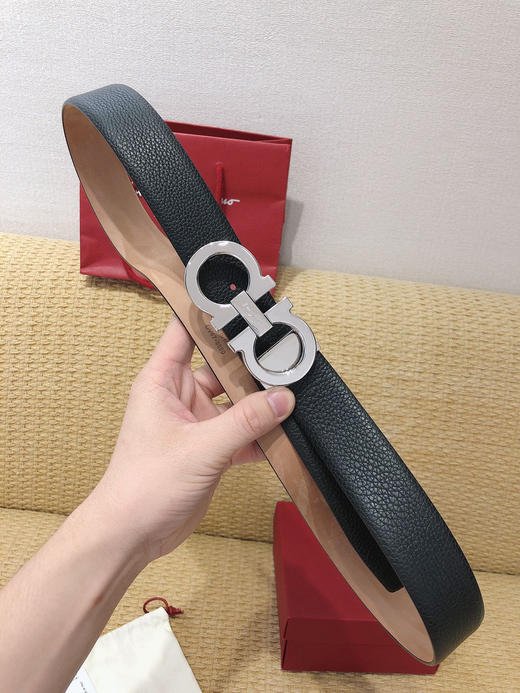 SF菲拉格慕-银色扣-荔枝纹+树膏皮 商品图3