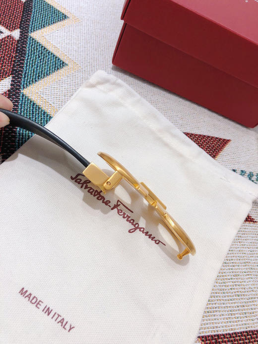 SF菲拉格慕-金色扣-两侧压纹 商品图7
