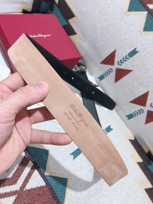 SF菲拉格慕-枪色拼色扣-手掌纹+树脂皮 商品图6