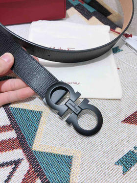 SF菲拉格慕-磨砂黑扣-水波纹牛皮