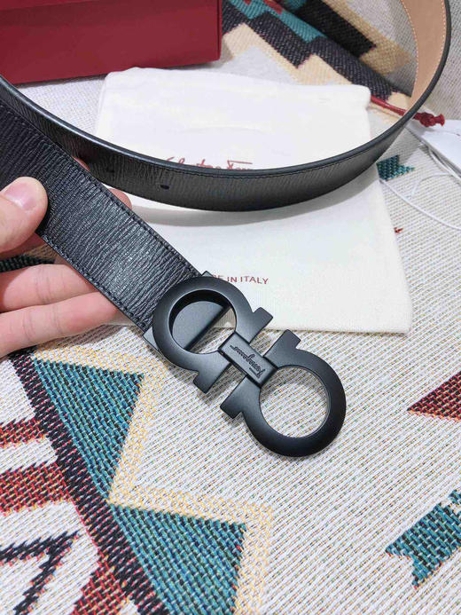 SF菲拉格慕-磨砂黑扣-水波纹牛皮 商品图0