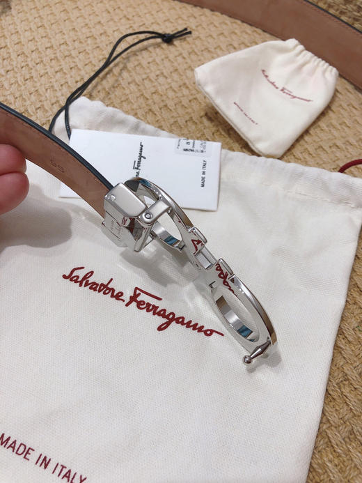 SF菲拉格慕-银色扣-平纹+树膏皮 商品图6