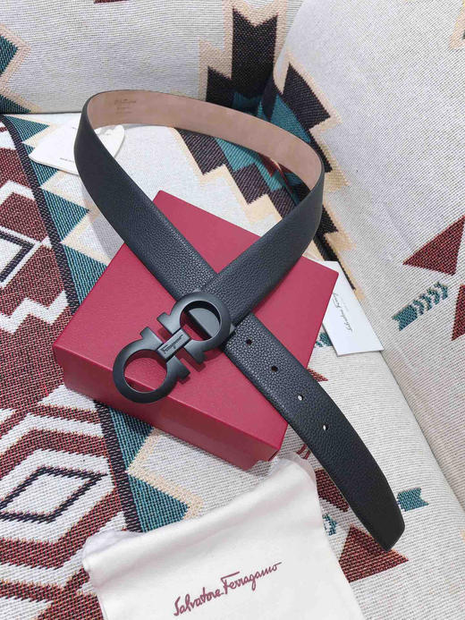 SF菲拉格慕-磨砂黑扣-荔枝纹牛皮 商品图6