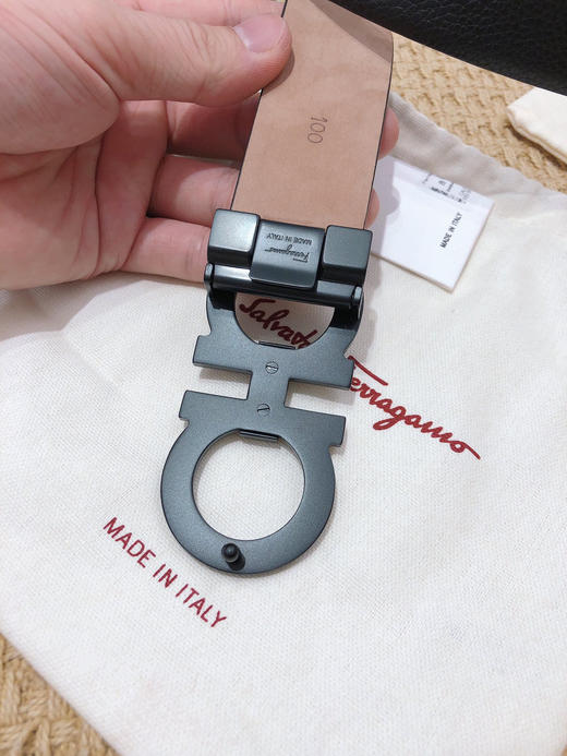 SF菲拉格慕-磨砂黑扣-荔枝纹+树膏皮 商品图5