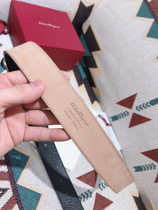 SF菲拉格慕-枪色扣-水波纹牛皮 商品图6