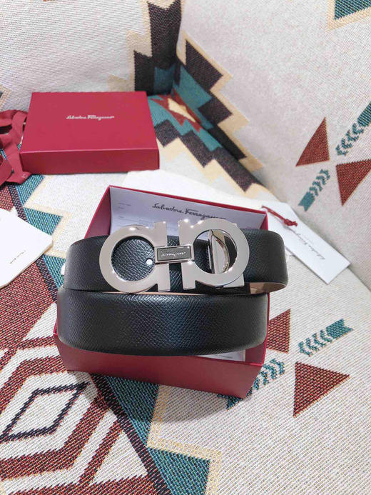 SF菲拉格慕-银色拼色扣-手掌纹+树脂皮 商品图2