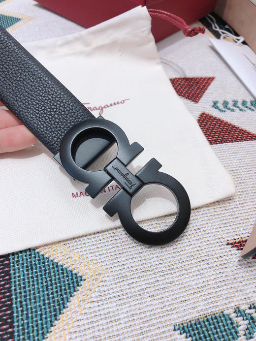 SF菲拉格慕-磨砂黑扣-荔枝纹牛皮 商品图0