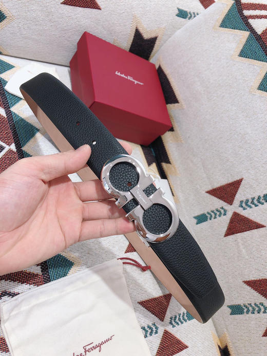 SF菲拉格慕-银色扣-荔枝纹牛皮 商品图3